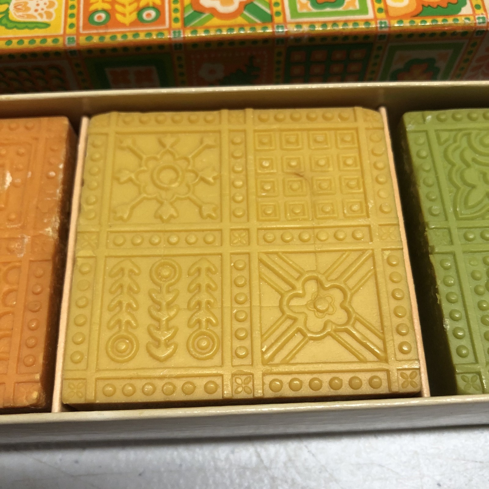 3 Avon PATCHWORK Perfumed Soaps ORANGE YELLOW GREEN Vintage