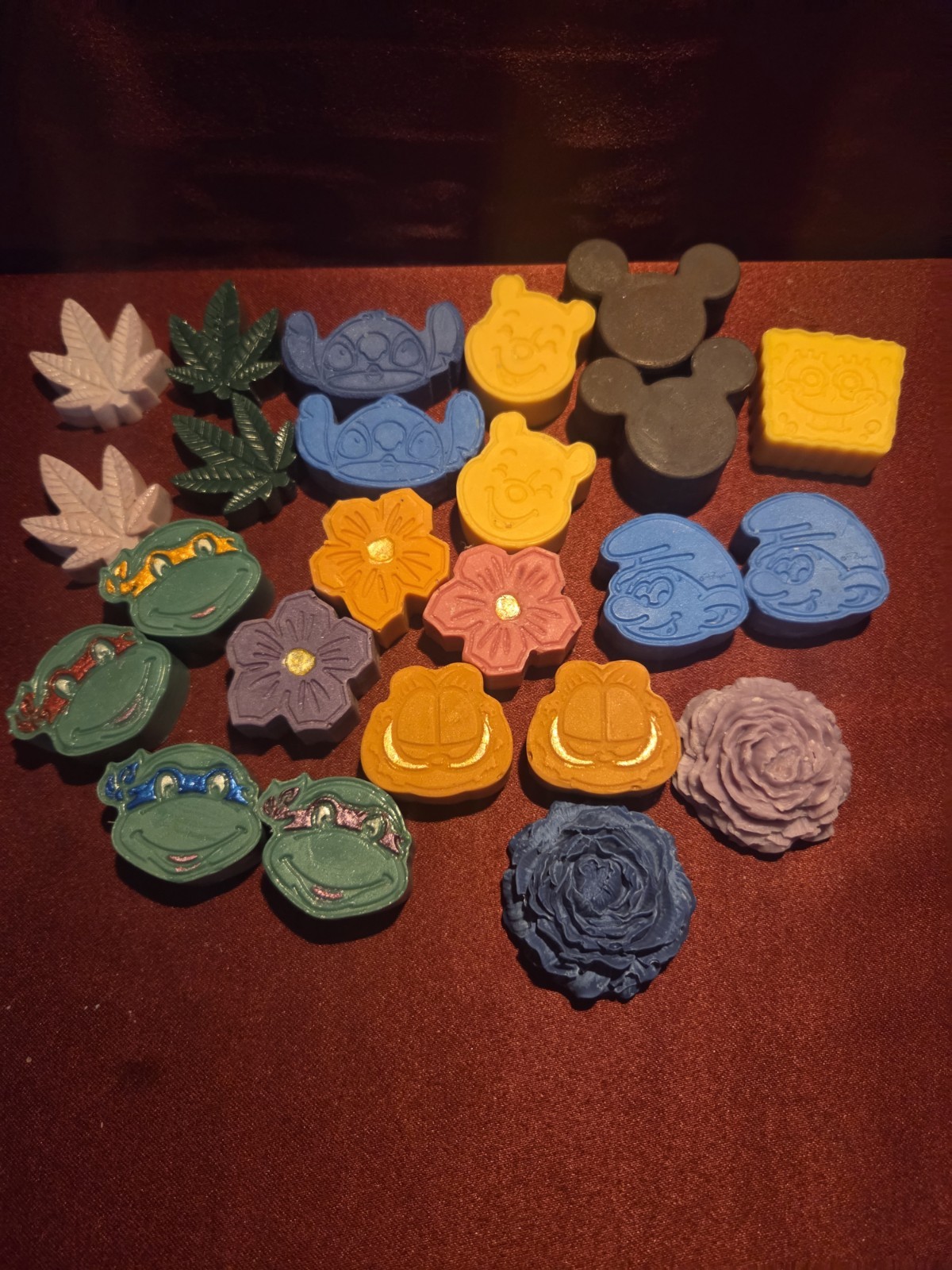 Glow in the Dark Cartoon & Holiday Shaped Assorted Soap Set, Multicolor