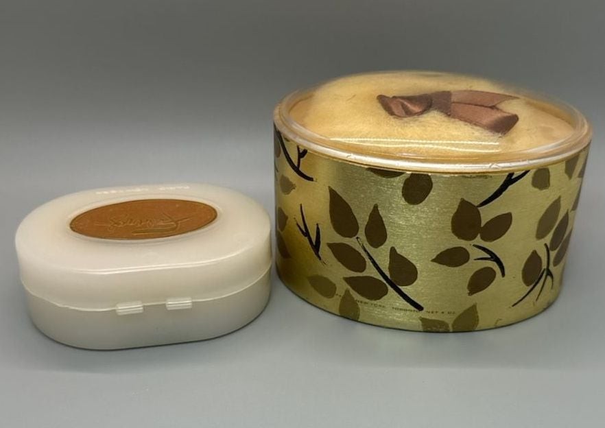 NOS Faberge Woodhue Bath Powder & Savon Woodhue Soap in Case Set 60’s MCM Vtg