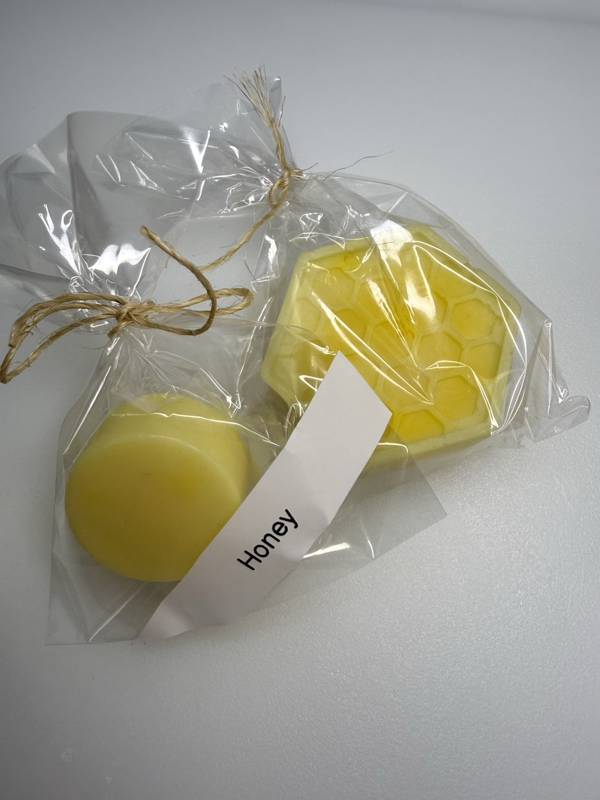 Premium Handmade Honey Soap – Honeycomb Design, Pack x2 Sweet Gift