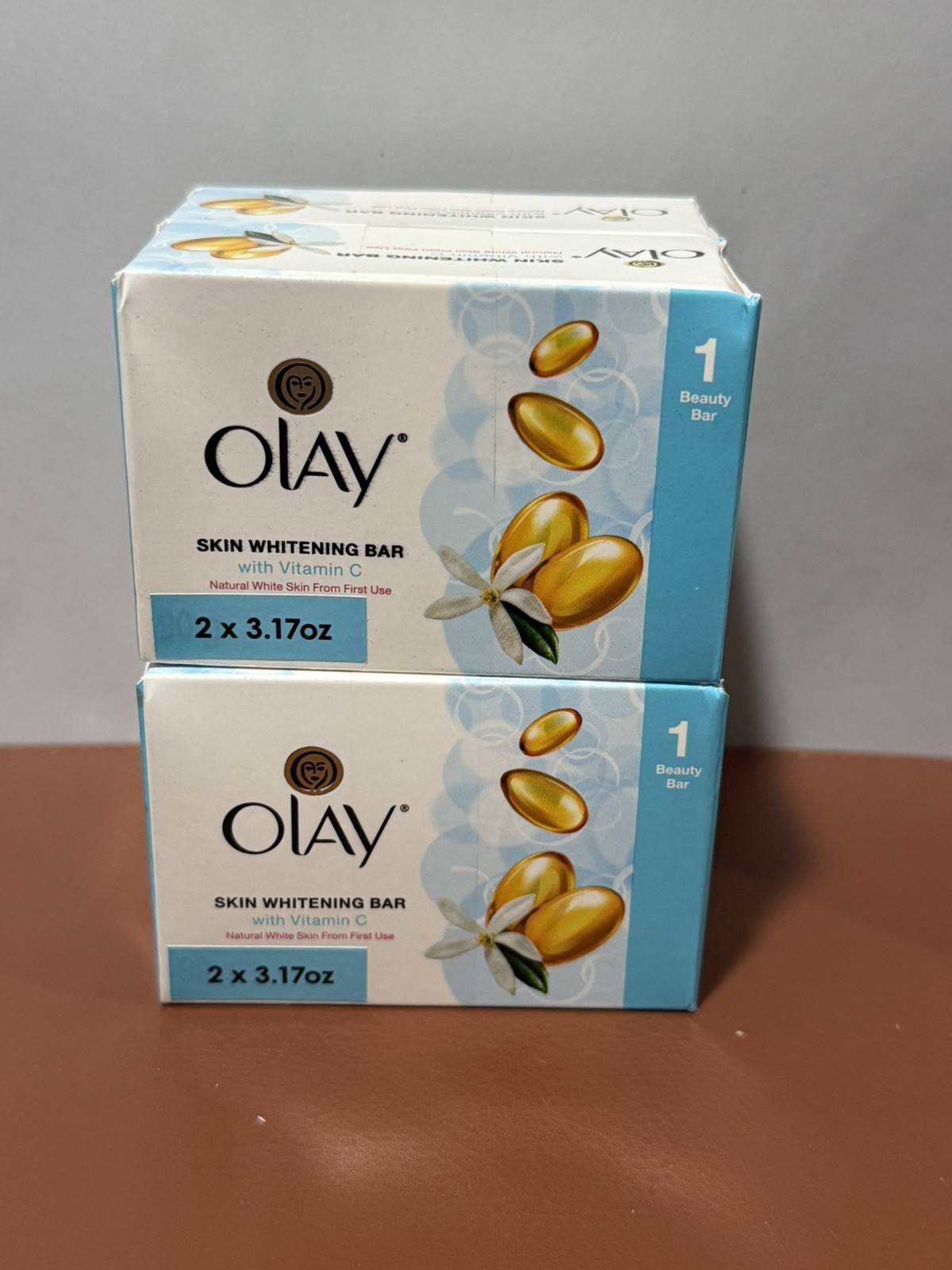 2 OLAY Skin Whitening Bars With Vitamin C 3.17 Oz. Total 4 bars