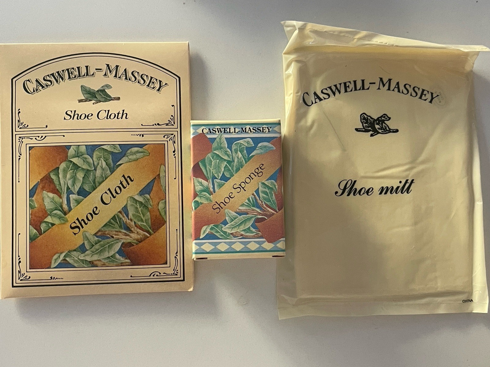 Caswell Massey hotel amenities Travel Gift Set Vintage 3 Soaps Sewing Shoe Kit