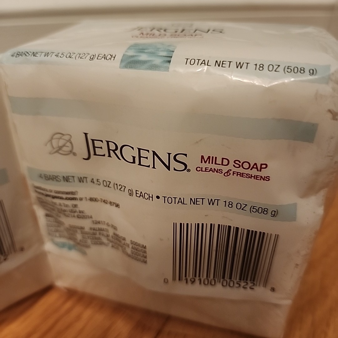 Jergens Mild Soap Bar Two Pack Cleans & Freshens 8 Bars in Total