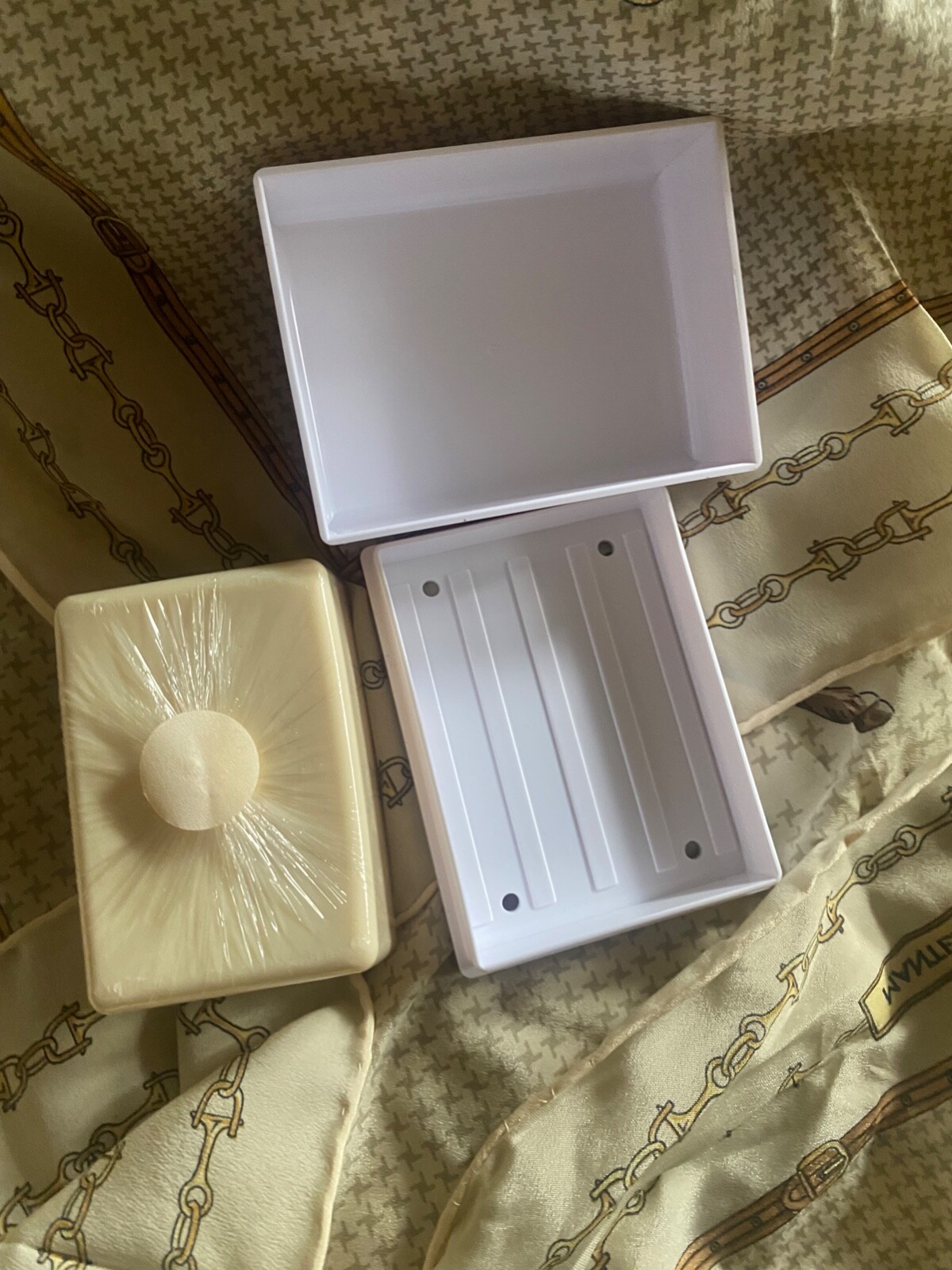CHRISTIAN DIOR UNISEX EAU SAUVAGE VINTAGE 150G SOAP & CASE