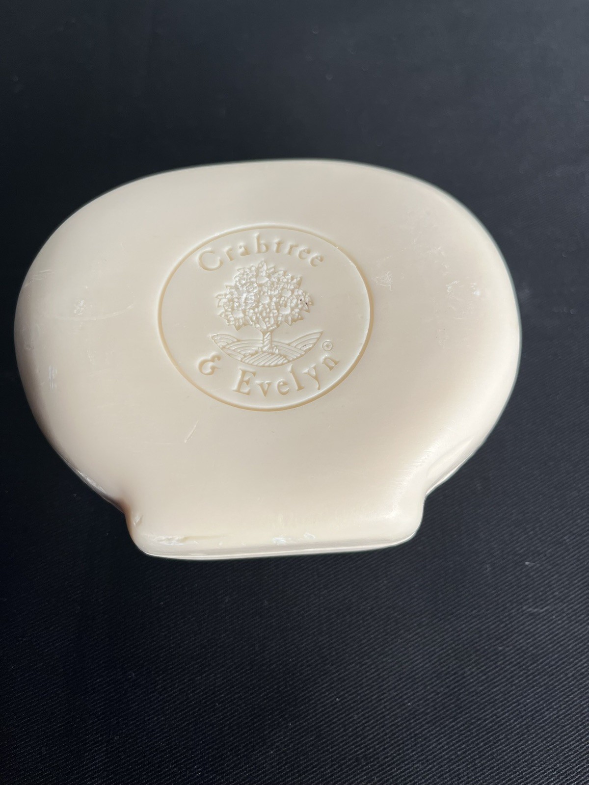 CRABTREE & EVELYN Jojoba Oil Jumbo Triple Milled 10.5 OZ Shell Shaped Soap NIB