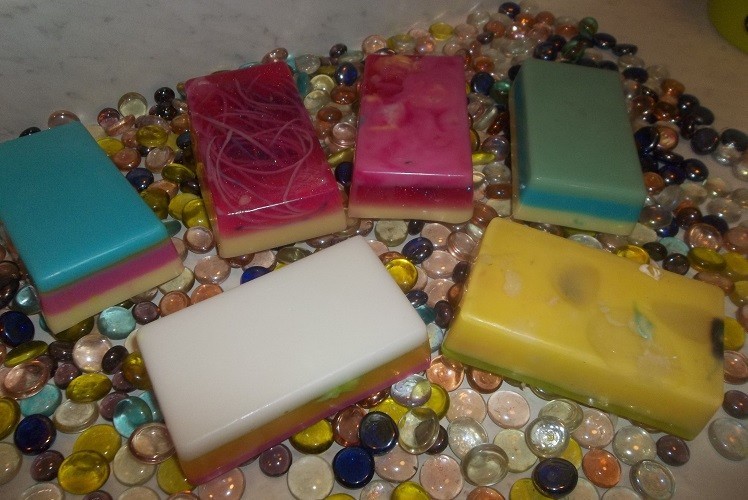 5LBS OF OVERPOUR SOAP’S..GOAT’S MILK, MANGO, COCOA, SHEA BUTTER …GREAT DEAL!!