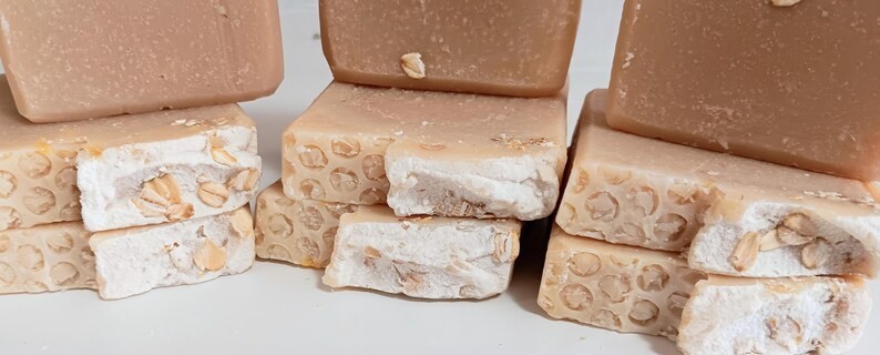 Honeycomb Oatmeal Cold Process Soap |Raw Honey, Chamomile, Oatmeal and Beeswax