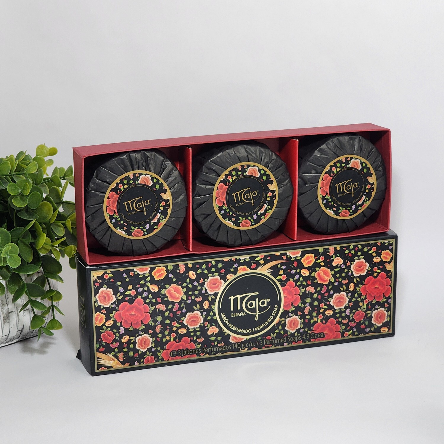 Maja Bath Soap Gift Box ~ 3 x 4.9 oz each ~ Classic Scent – Aroma Clasico