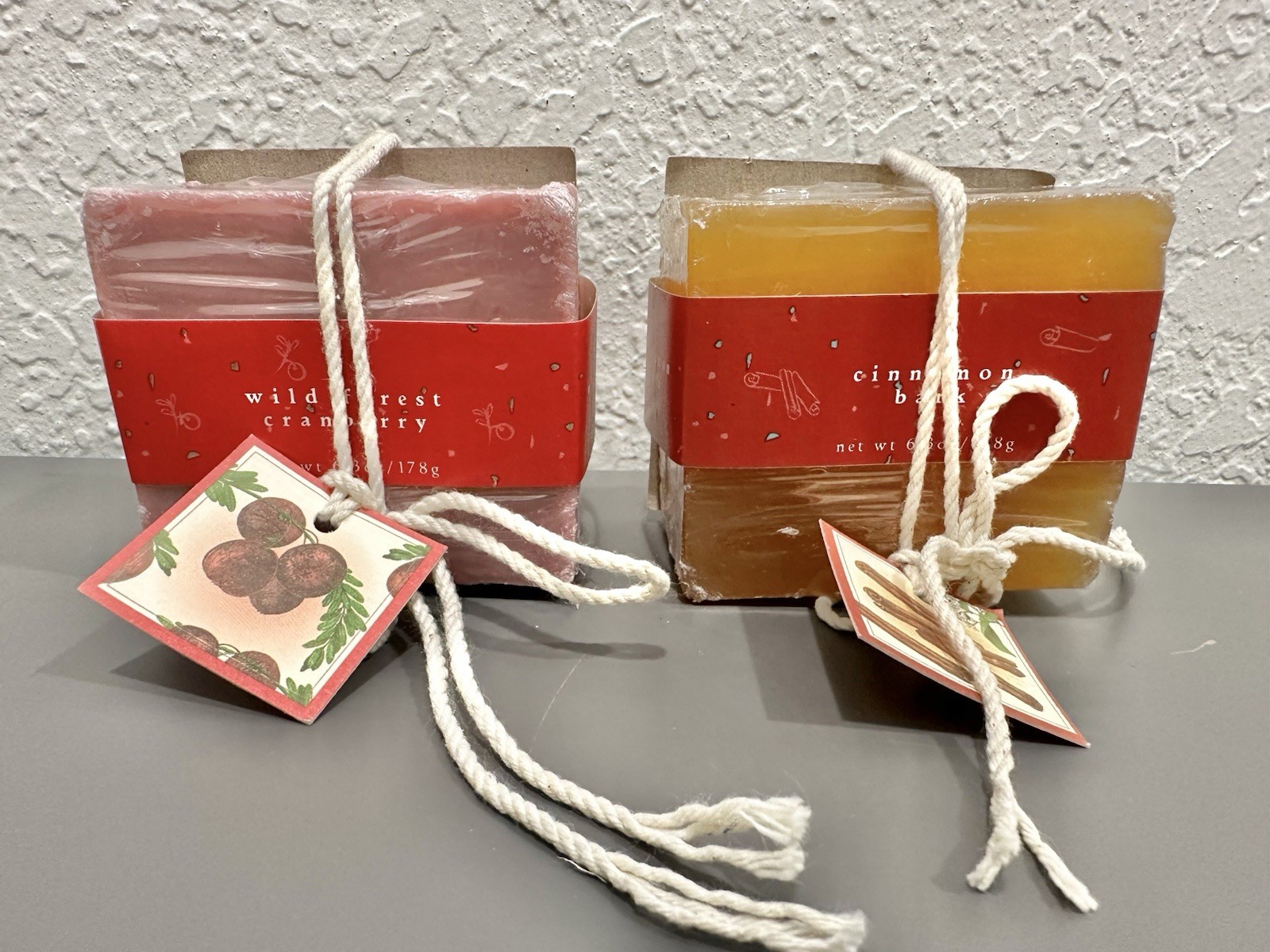 Vintage Lot Of 4 Bath And Body Works Bar Soaps 6.3 Oz Fresh Pineapple + Read Des