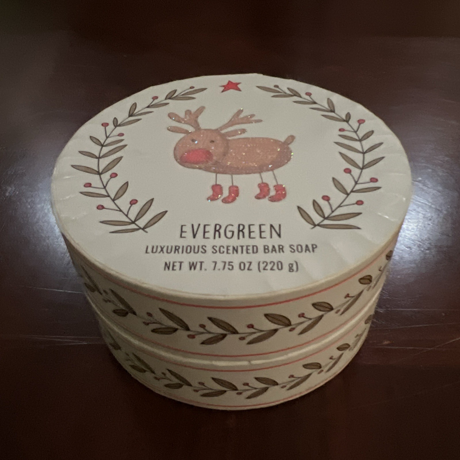 Evergreen Scented Soap Luxurious Round Bar 7.75 oz Smells Great!! New In Box