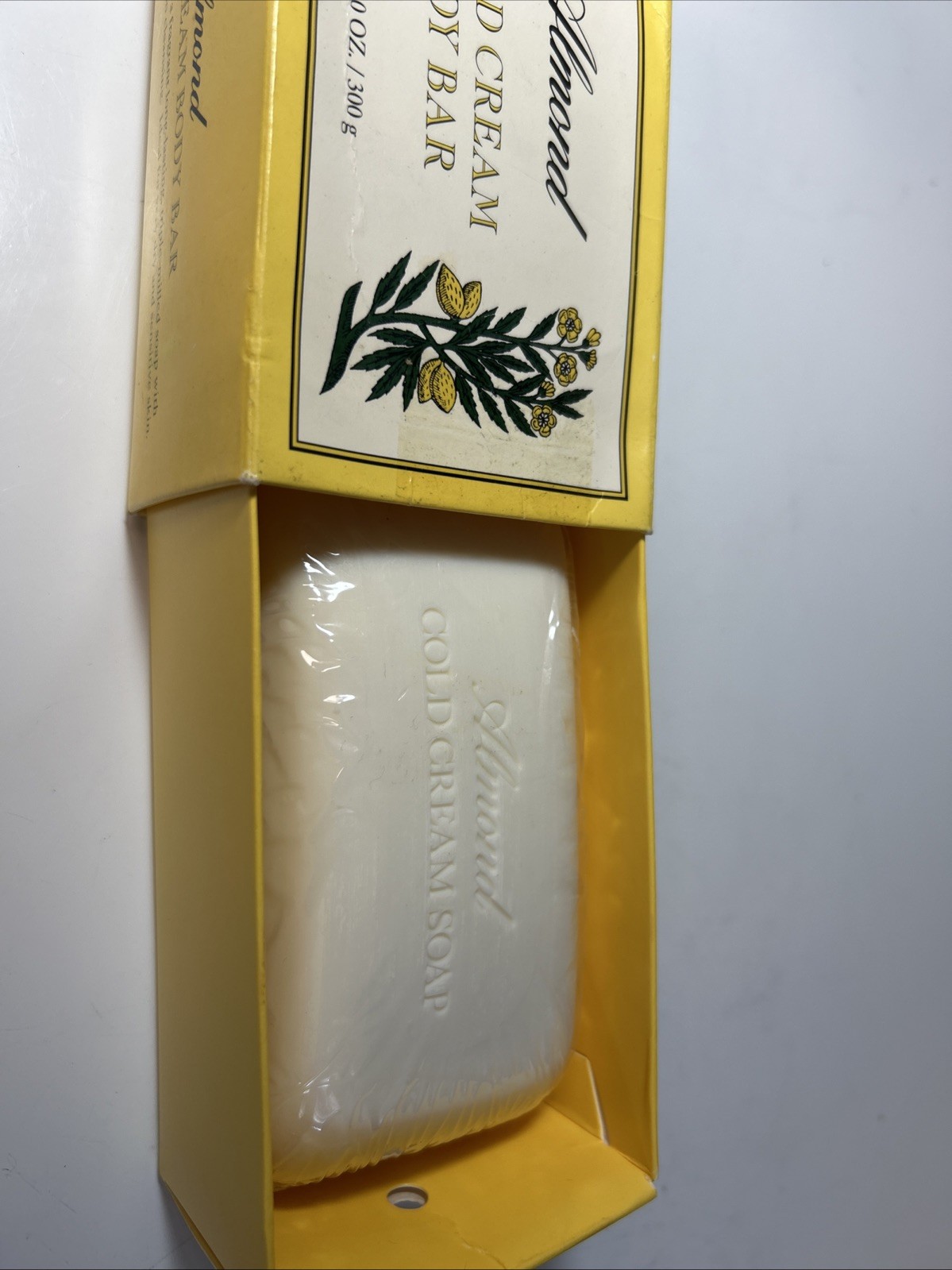 Caswell Massey Almond Cold Cream Soap 10 oz 300g NEW SEALED