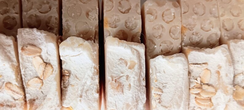 Honeycomb Oatmeal Cold Process Soap |Raw Honey, Chamomile, Oatmeal and Beeswax