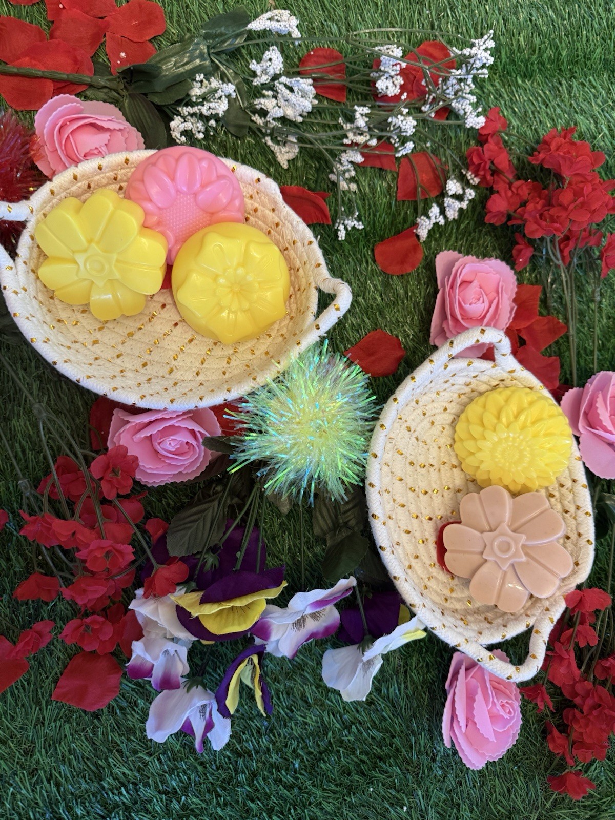 Multicolor Floral Disc Shape Assorted Soap Set for Body and Hands