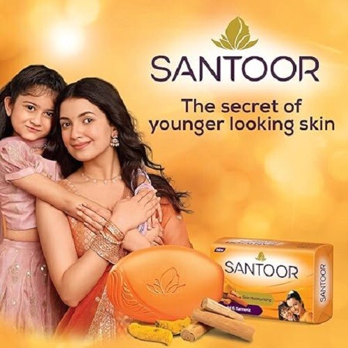 Santoor Skin Moisturizing Sandal & Turmeric Bathing Soap | Pack of 8, 125g