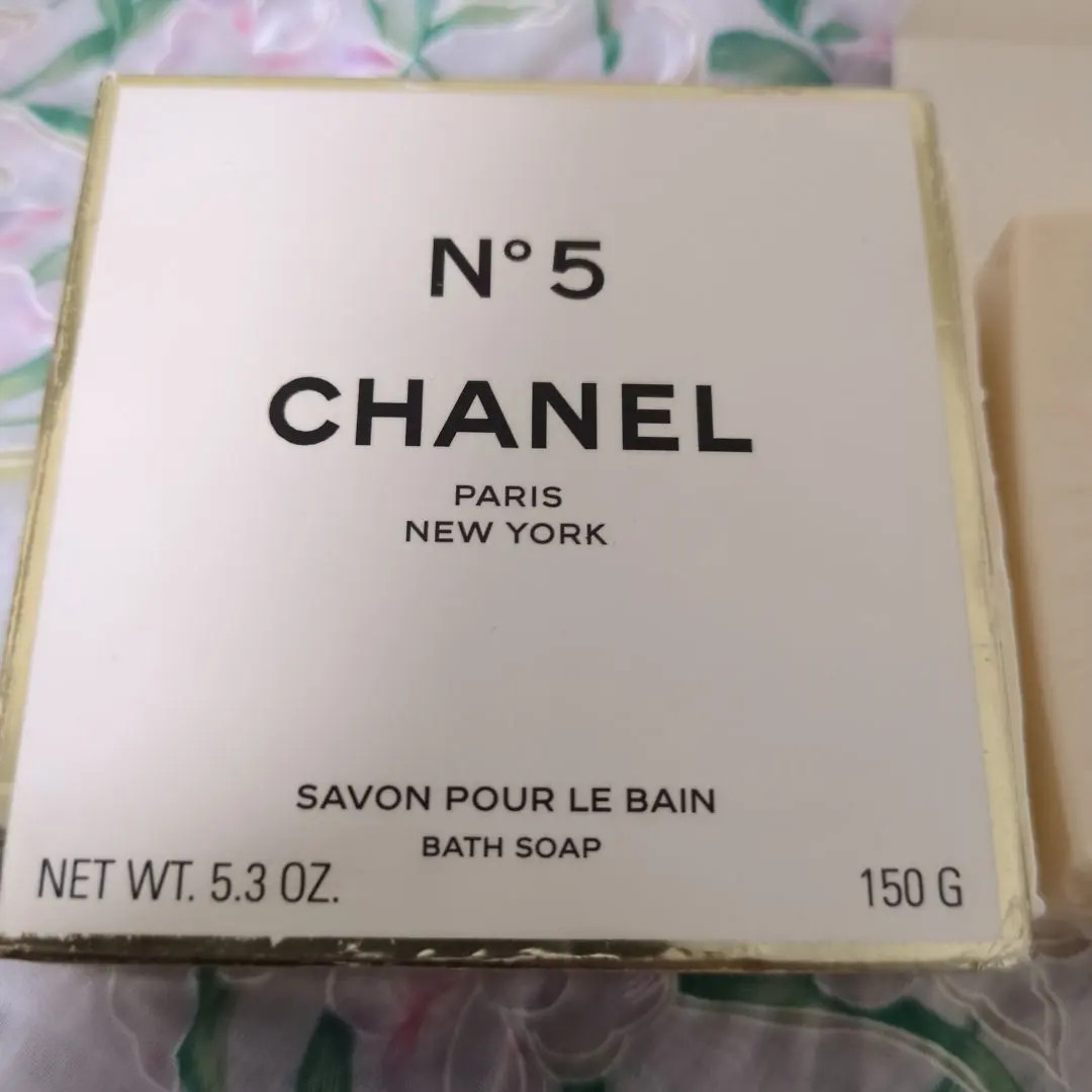 Sealed CHANEL No 5 Perfumed BATH SOAP LE Savon Pour Le Bain 150 g / 5.3 oz