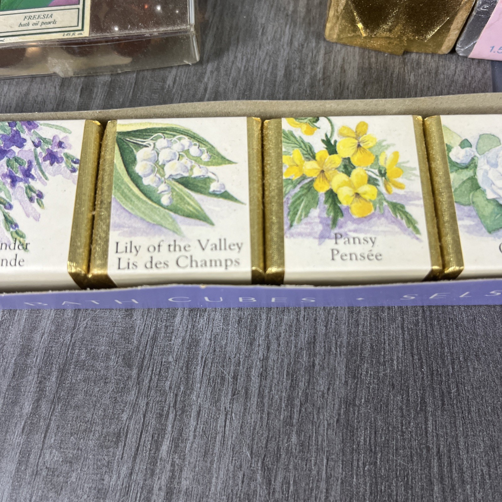 English Bath Cubes Floral Garden Scents And Oil Pearls – Vintage