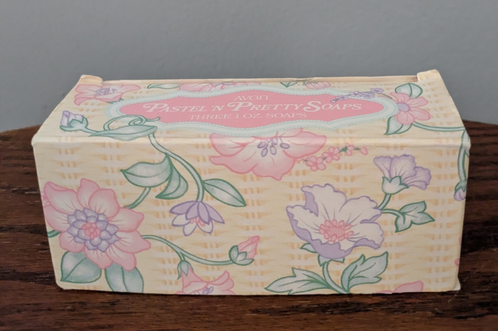 VTG Avon “PASTEL ‘N PRETTY” Bowed Easter Egg Soap 3 pcs Spring Purple Pink Green
