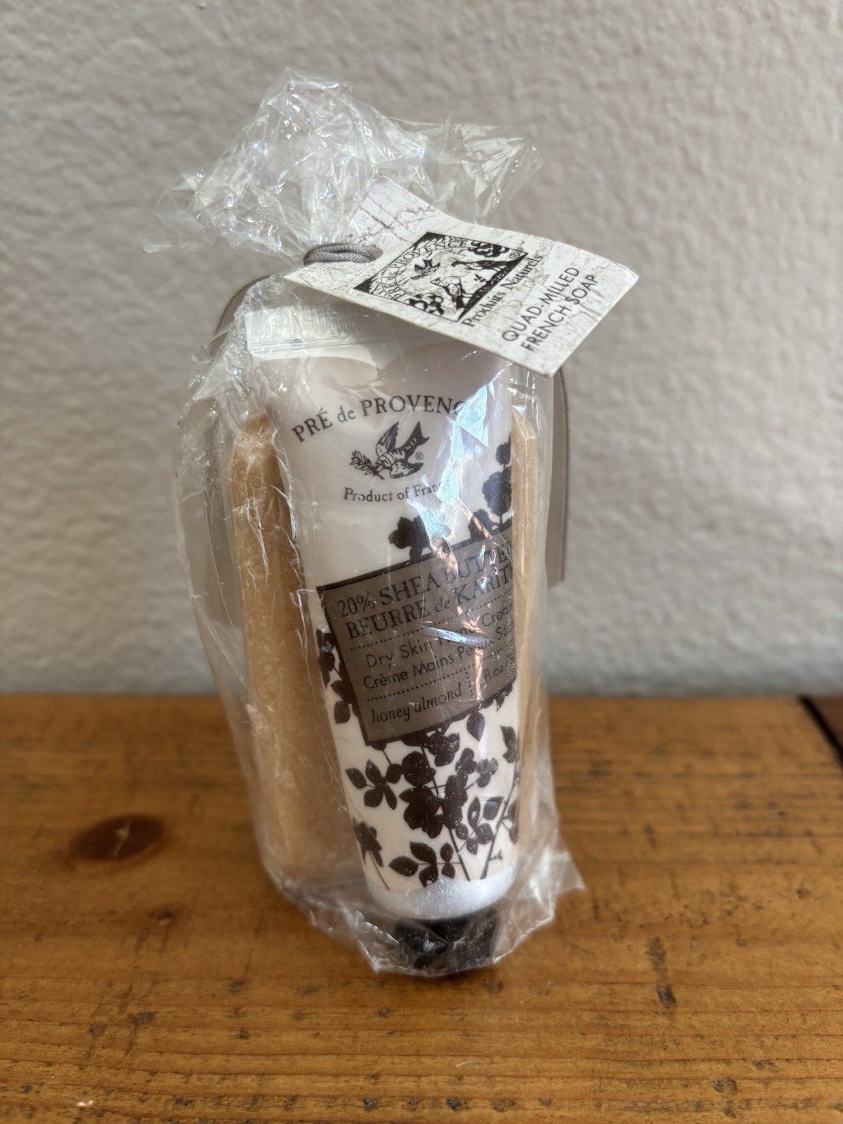 Pre de Provence Quad-milled French soap Honey Almond And Hand Cream Gift Bag