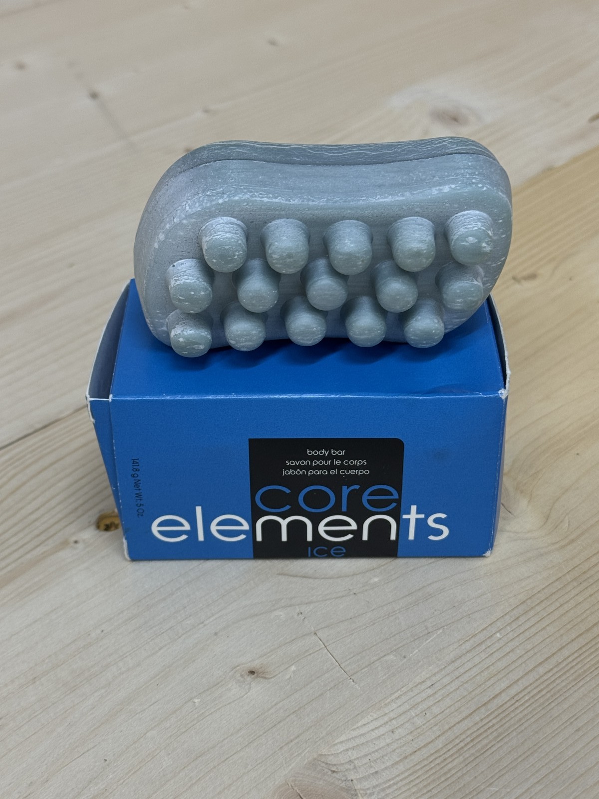 Avon Core Elements Ice Massaging Body Bar Soap 5 oz New in Box RARE BLUE color