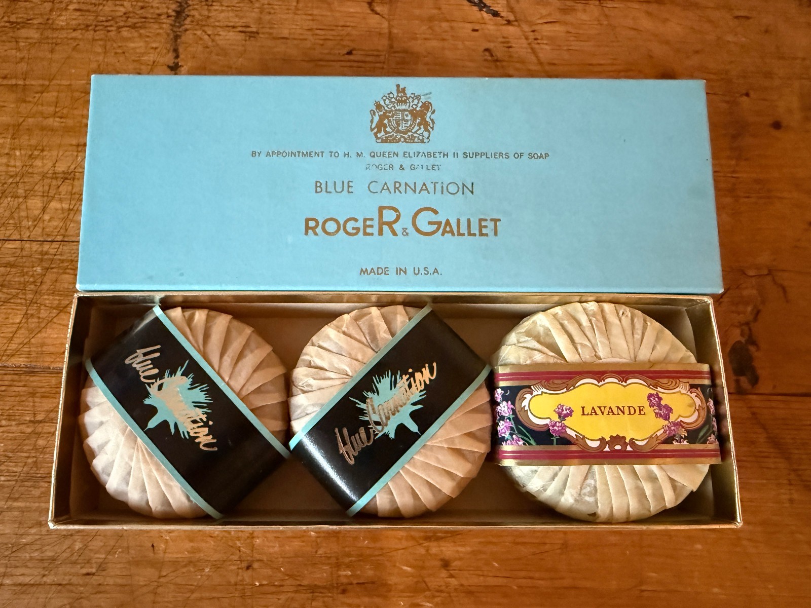 Vintage Roger Gallet Paris Perfumed Soaps Blue Carnation & Lavender 3 Of 100g