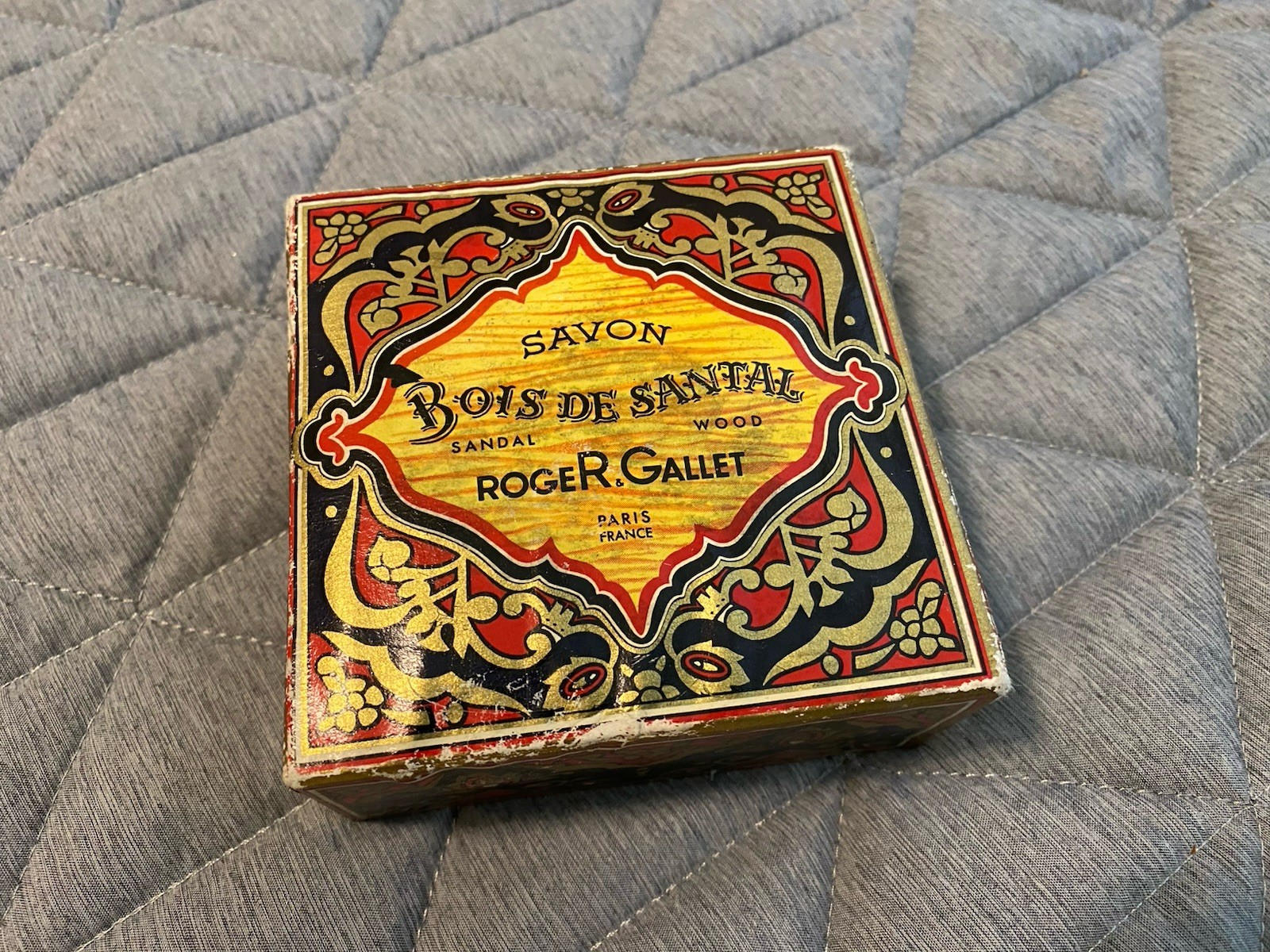 VINTAGE BOX OF ROGER & GALLET SAVON BOIS DE SANTAL SANDAL WOOD SOAP BAR 5.3 Oz