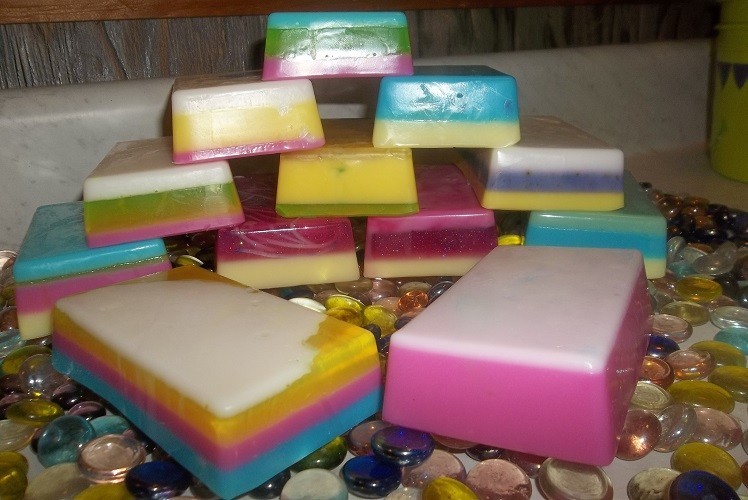 5LBS OF OVERPOUR SOAP’S..GOAT’S MILK, MANGO, COCOA, SHEA BUTTER …GREAT DEAL!!