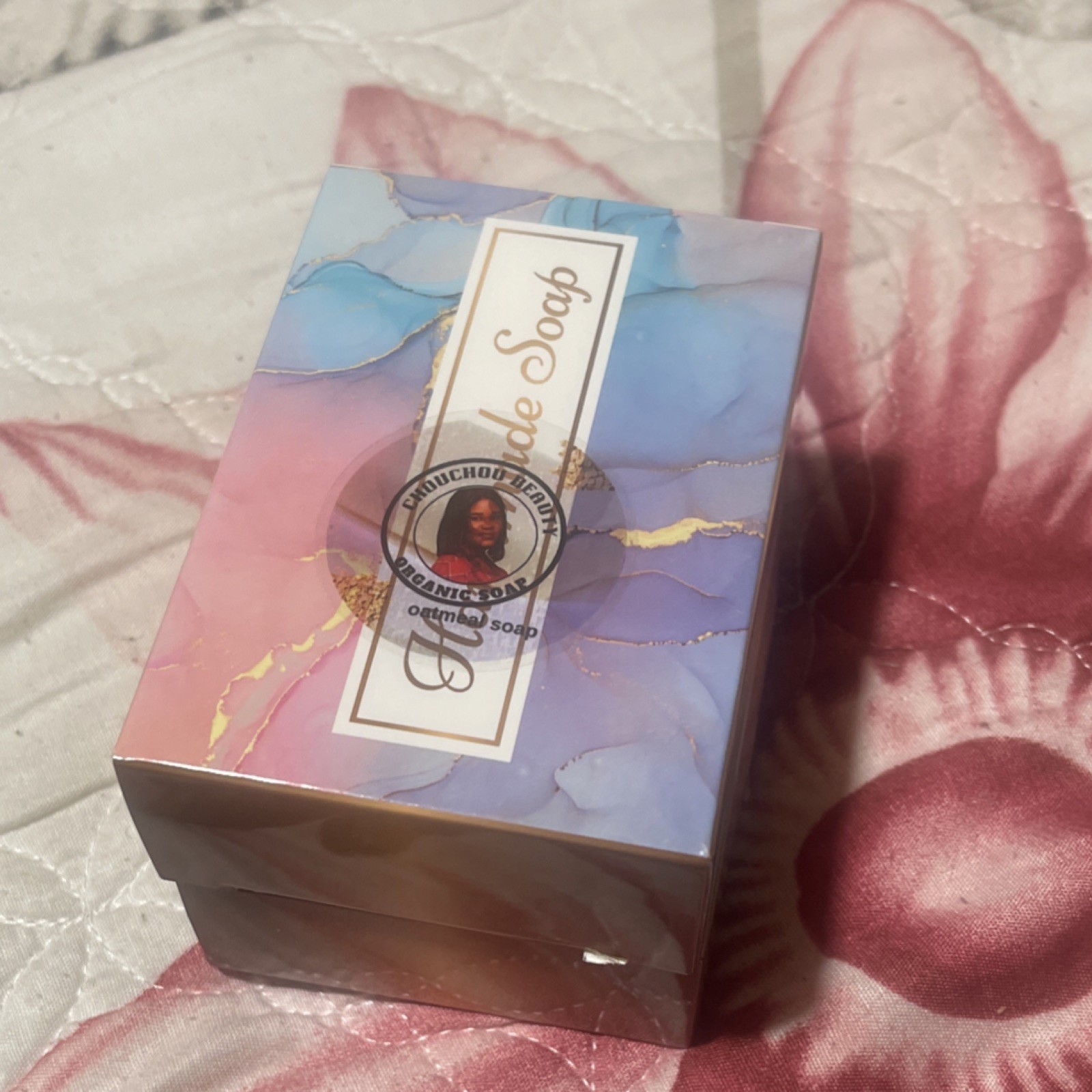 Chouchou Beauty Organic Oatmeal Soap for Body, Pink Blue Gold Marbled