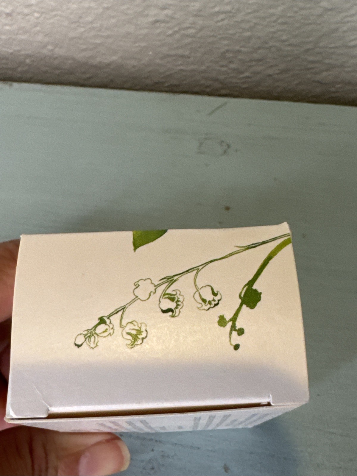 Crabtree & Evelyn LILY Hydrating Single Soap Bar Triple Milled 3.0 oz. (85g) USA