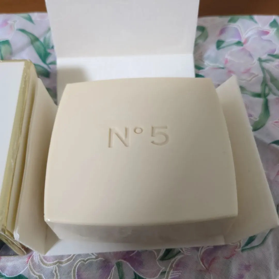 Sealed CHANEL No 5 Perfumed BATH SOAP LE Savon Pour Le Bain 150 g / 5.3 oz
