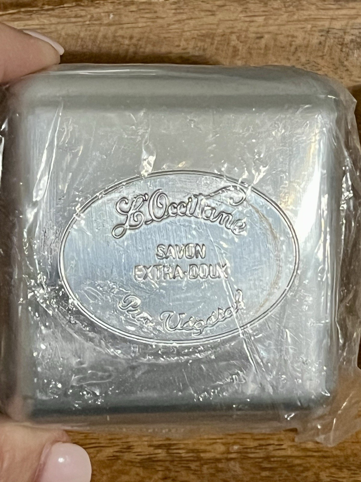 L’Occitane Verbena Shea Butter Soap Bar 100g/3.5oz + Tin Travel Case, NEW