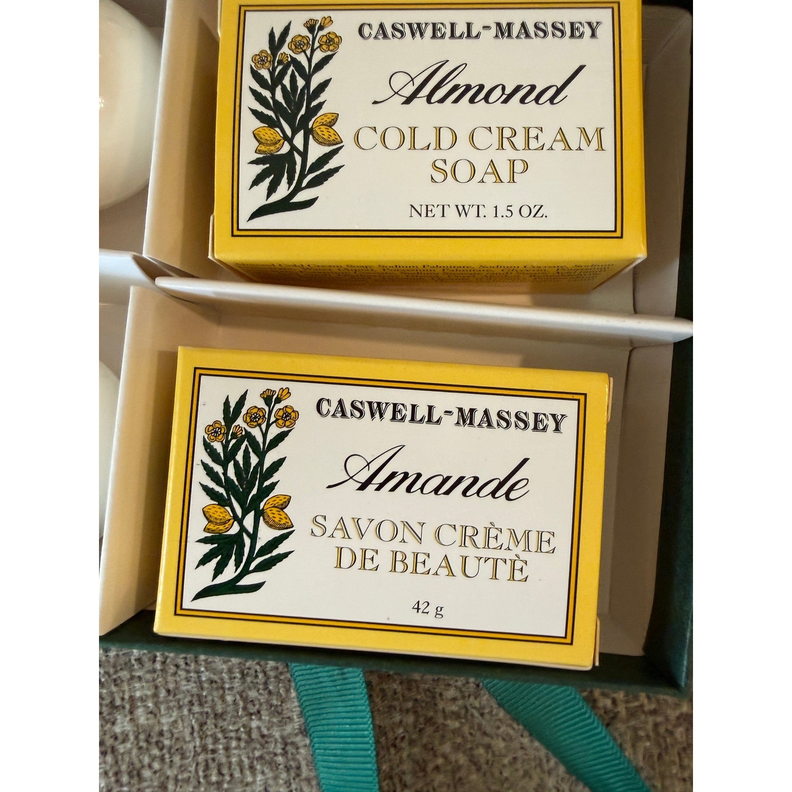 Caswell-Massey Almond Cold Cream Soap Gift Set 4 Bars Amande Total NEW