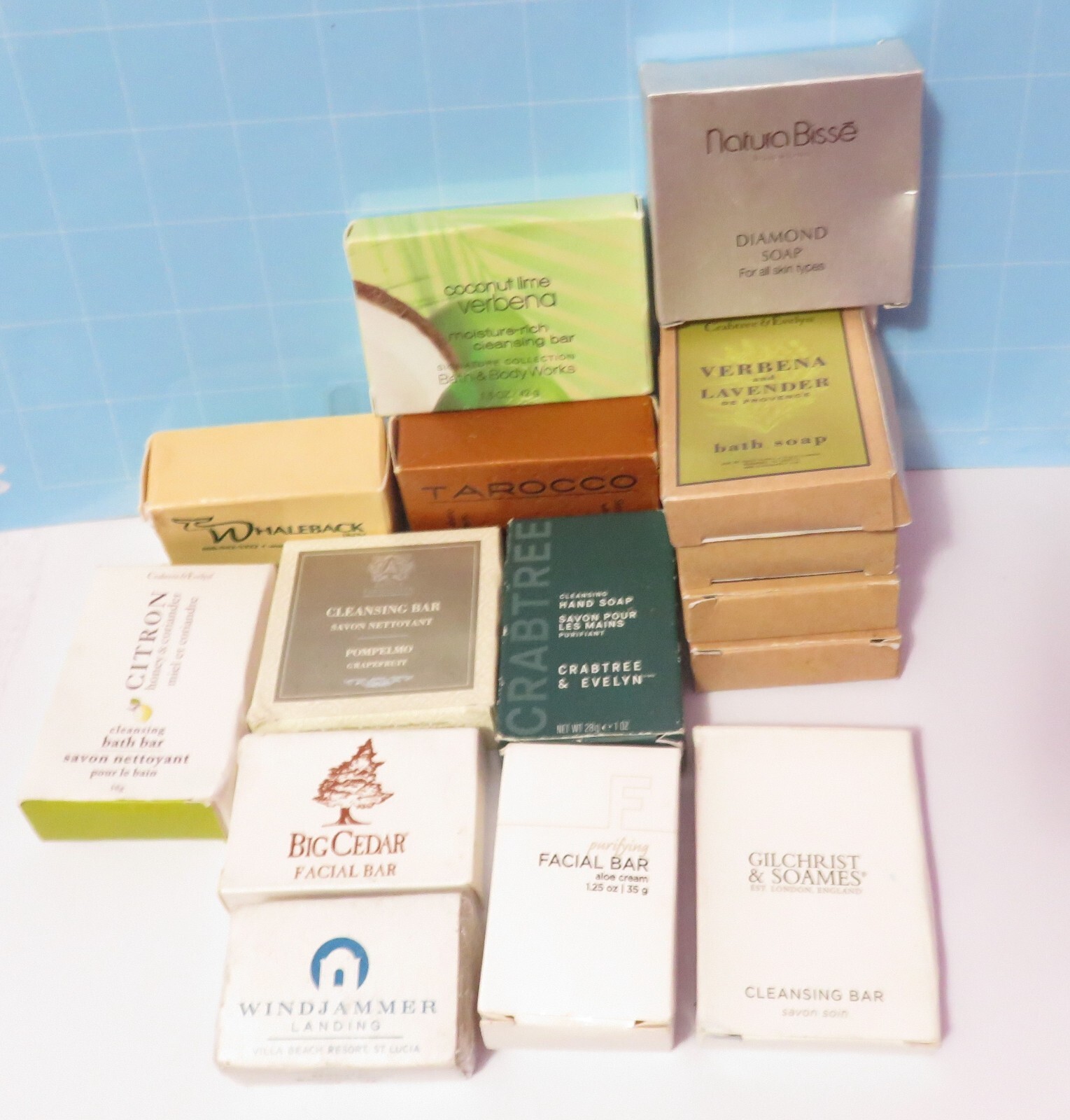 15 MIXED BRANDS TRAVEL SZ SOAPS VERBENA TRUMP GILCHRIST & SOAMES BIG CEDAR +MORE