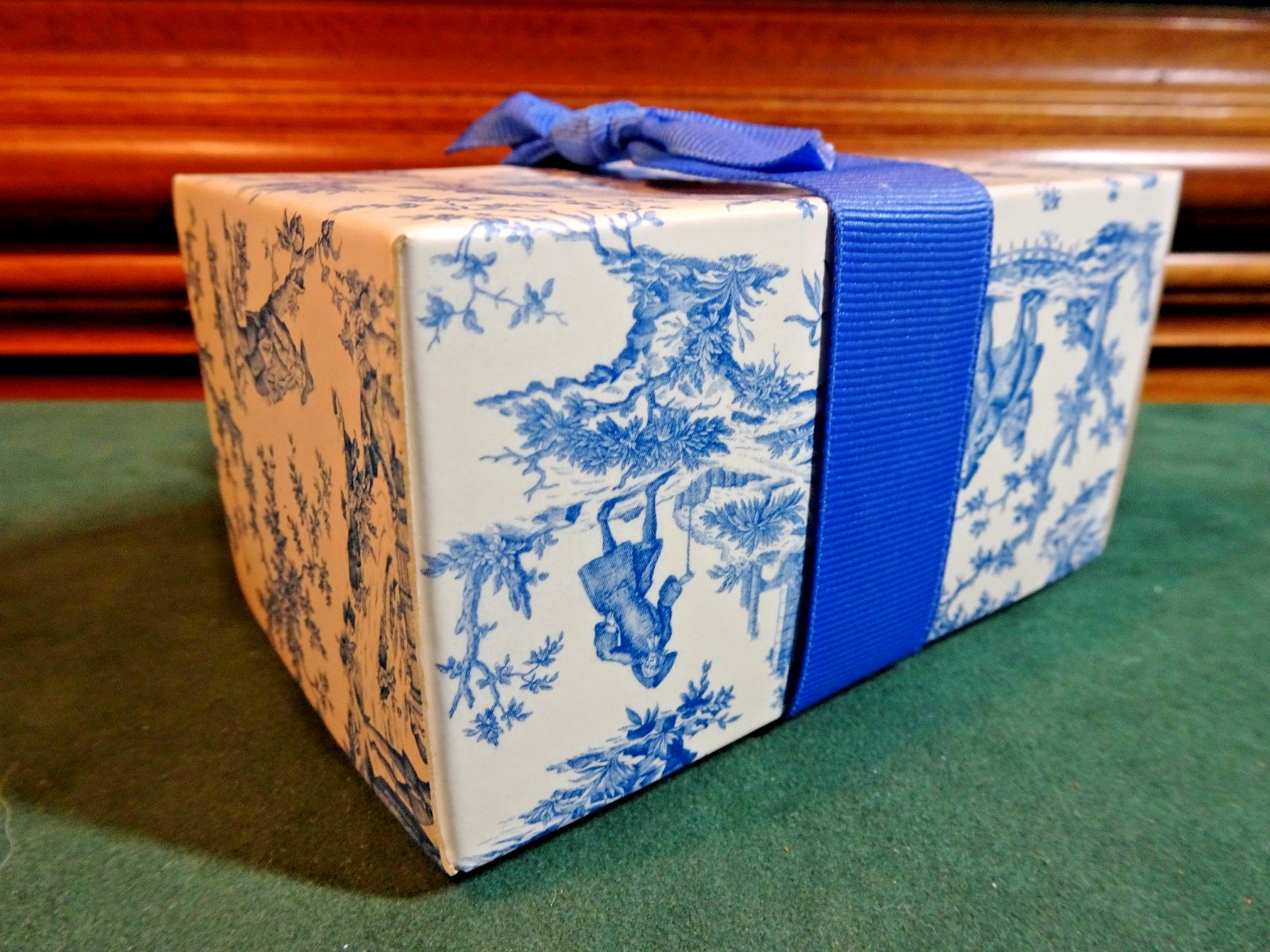 BATH GARDEN BLUE HARBOR BODY SOAP BAR, 2000, 7 OUNCES, SEALED TOILE BOX