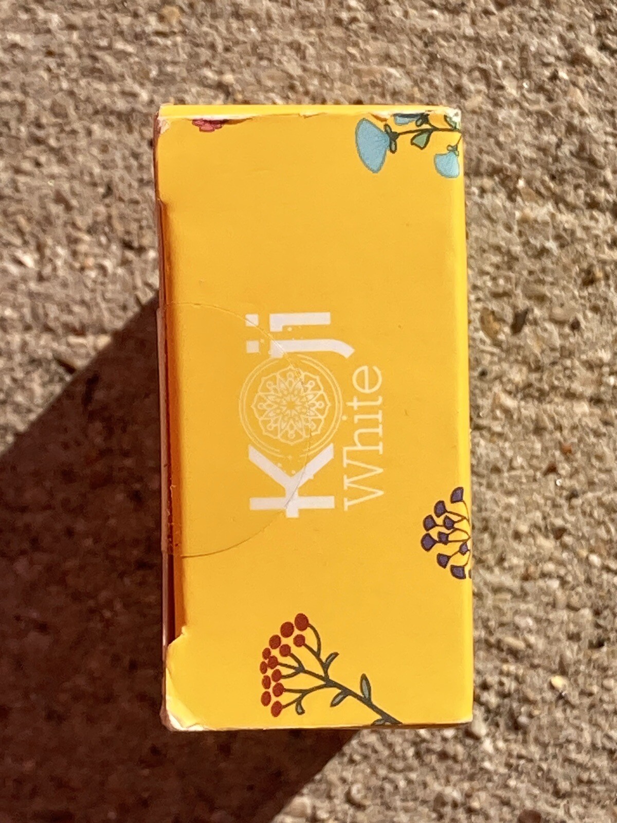 Koji White Kojic Acid & Vitamin C Skin Brightening Soap, 1 bar 2.82 oz