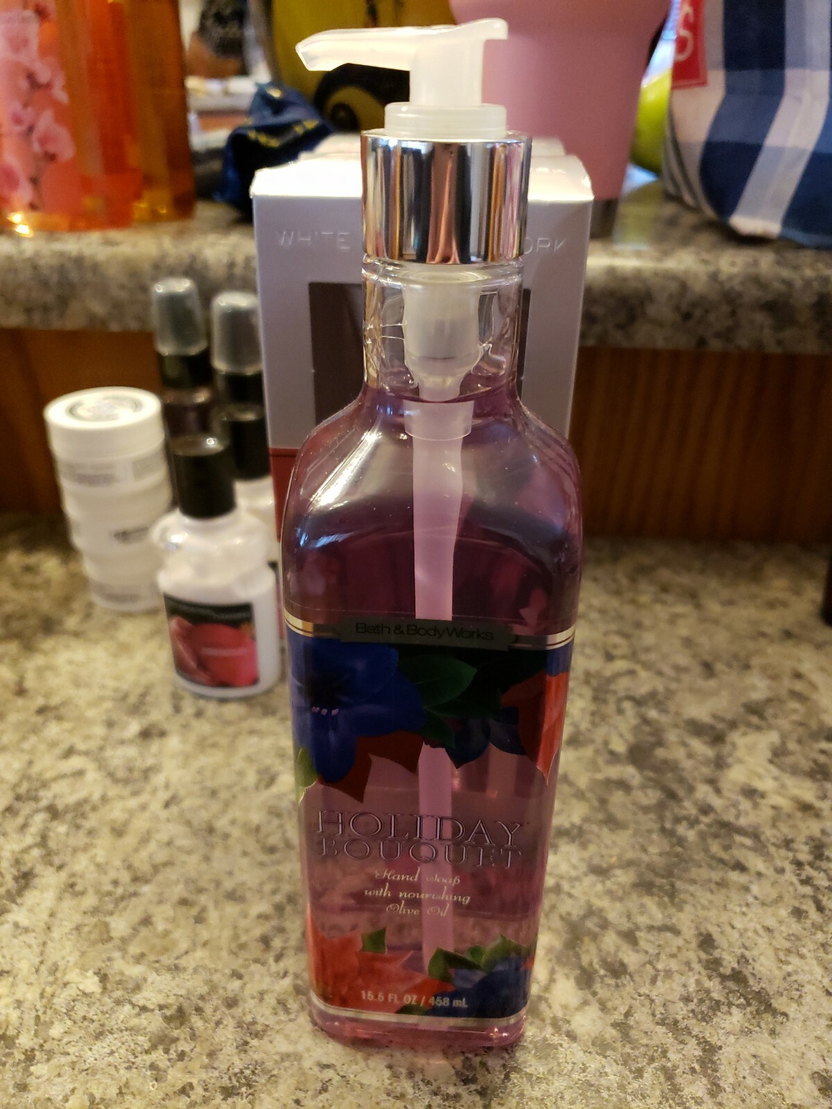 Bath & Body Works Holiday Bouquet Hand Soap with Olive Oil 15.5 oz.