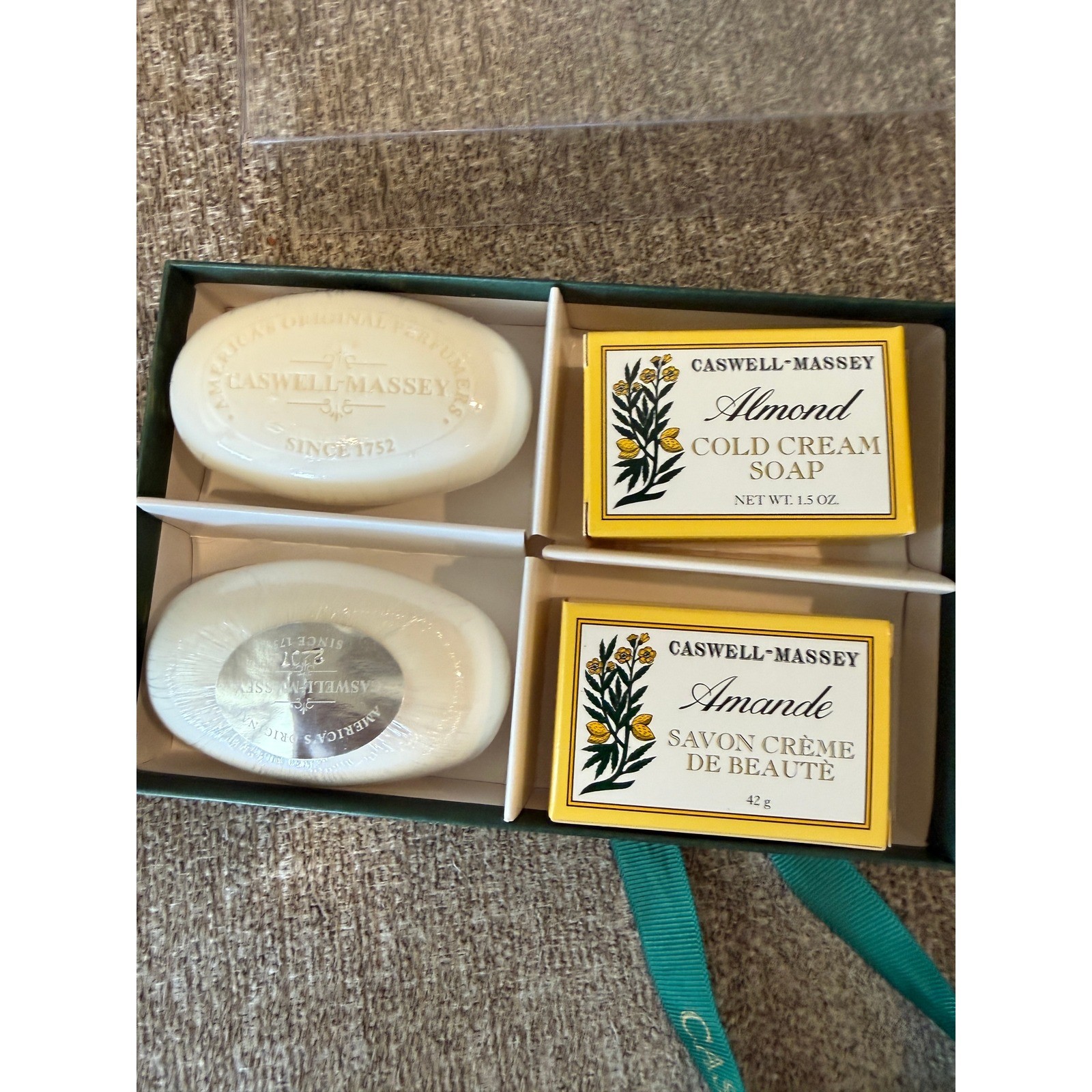 Caswell-Massey Almond Cold Cream Soap Gift Set 4 Bars Amande Total NEW