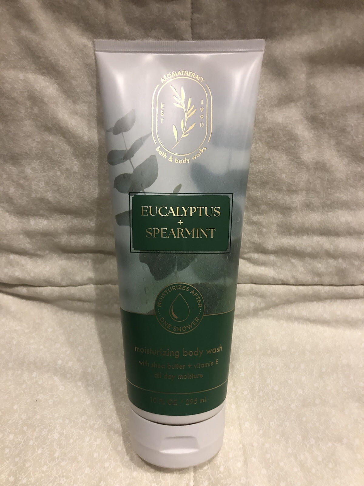 Bath & body works moisturizing body wash Eucalyptus & Spearmint New