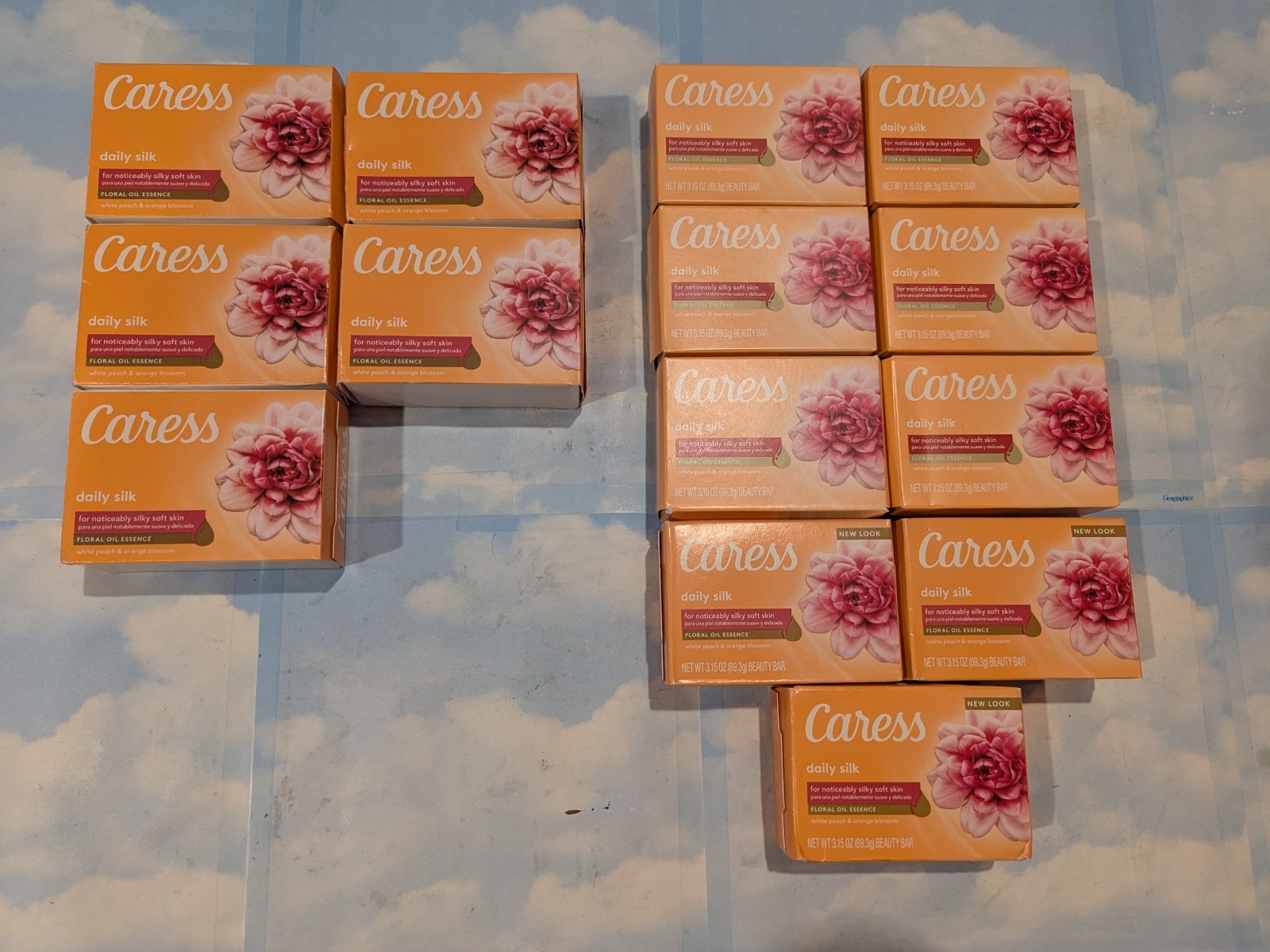 LOT (14) CARESS DAILY SILK BAR SOAP FLORAL OIL ESSENCE 3.15/3.75 OZ