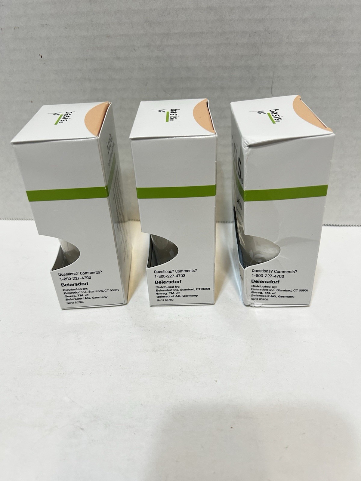 Basis Sensitive Skin Bar Dermatologist Recommended Soothing Cihamomile New 3pk