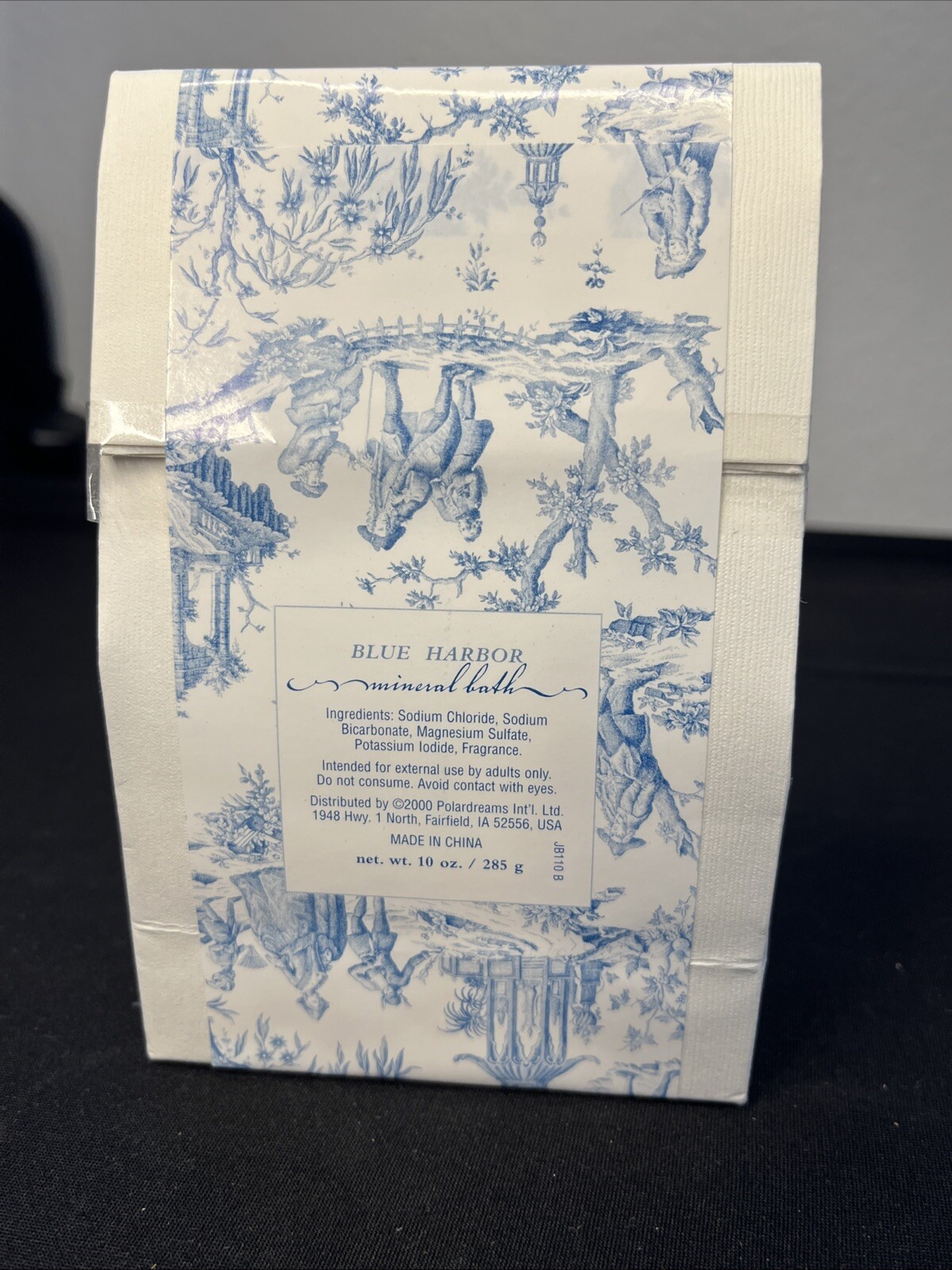 Bath Garden Blue Harbor Women’s White/Blue Mineral Bath Salt 10 oz