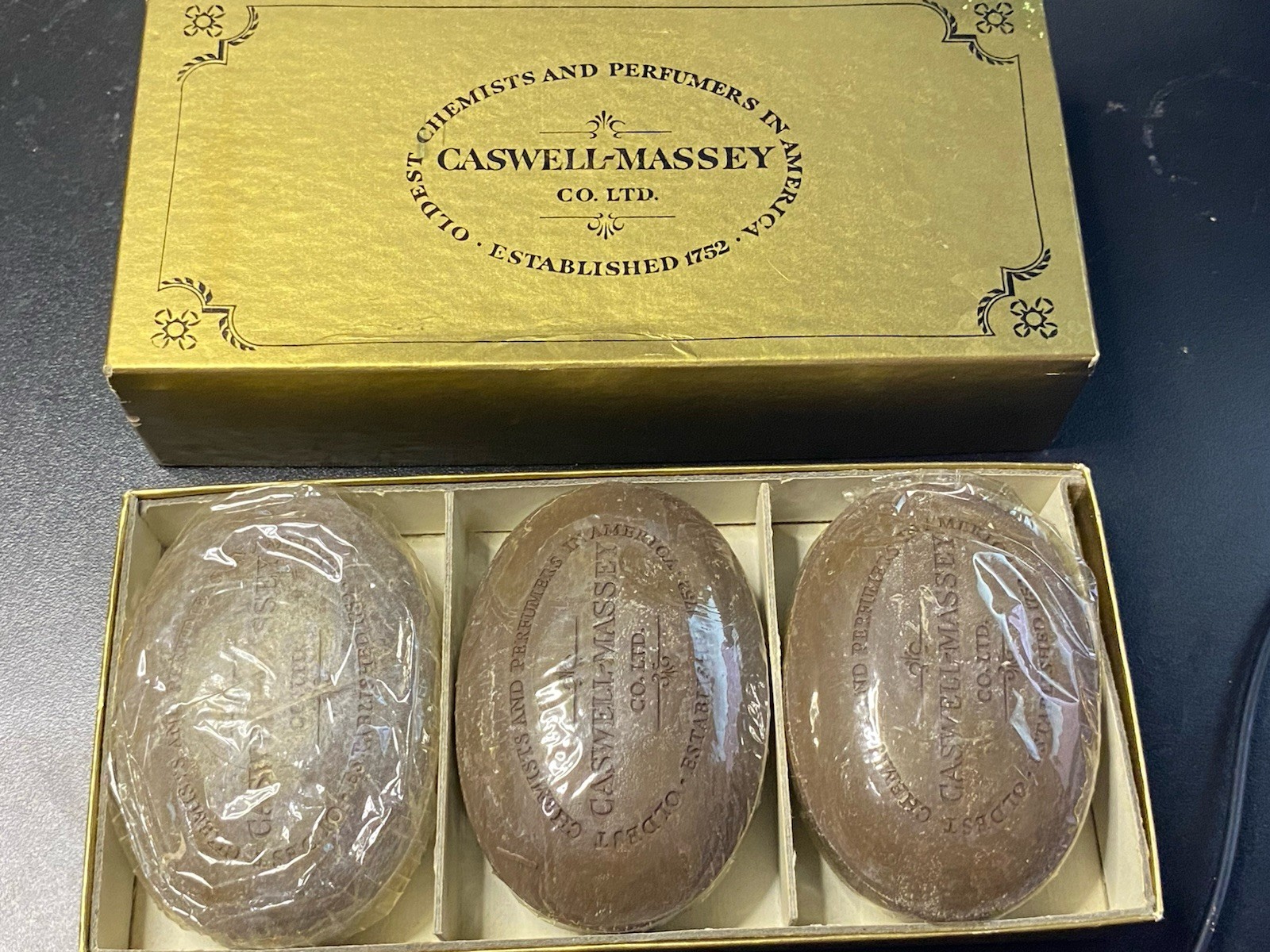 VTG Caswell-Massey Bath Soap Set Of 3 Bars 6oz Luxury Gift Set Gold Box Newport