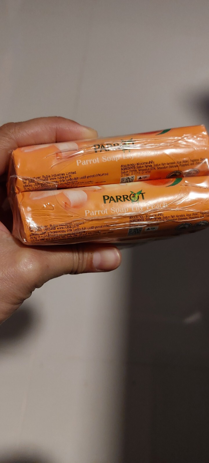 Parrot soap from Thailand Lilly Peach 105 gram ×4 for 6 pack