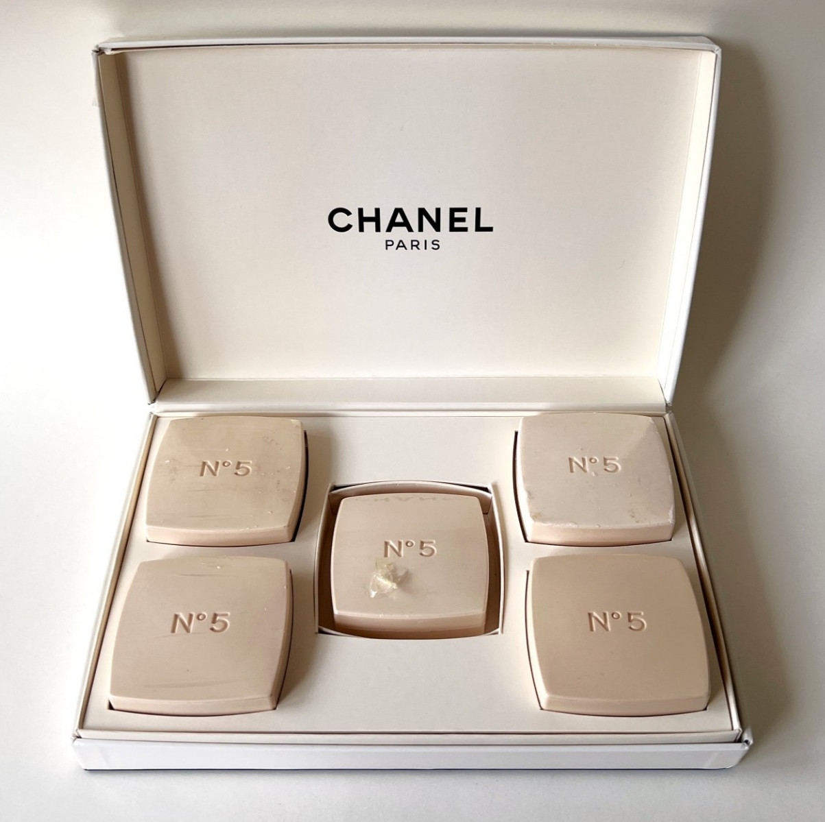 CHANEL No 5 Perfumed Soaps Box Set (75 g/2.5 oz X 5pcs)