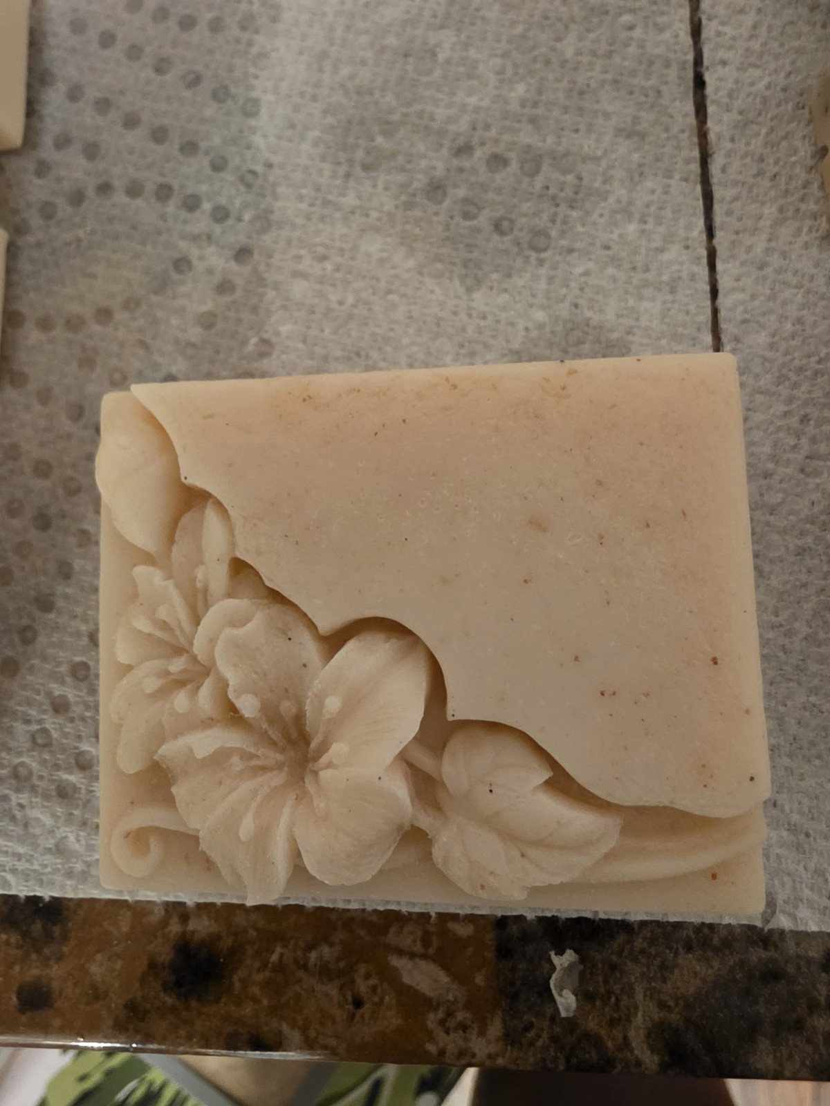Jabones Artesanales – 💘 amor propio [vainilla, jazmin, avena, miel 🍯]