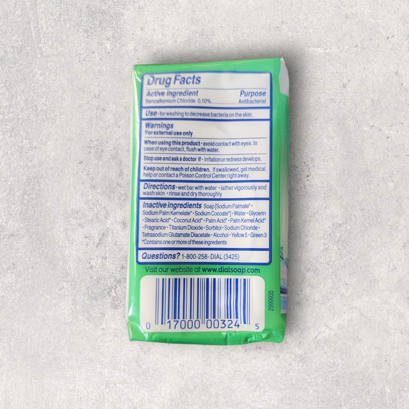 Dial Mountain Fresh Antibacterial Soap Bars 3 x 4 oz New Sealed Refresh & Renew