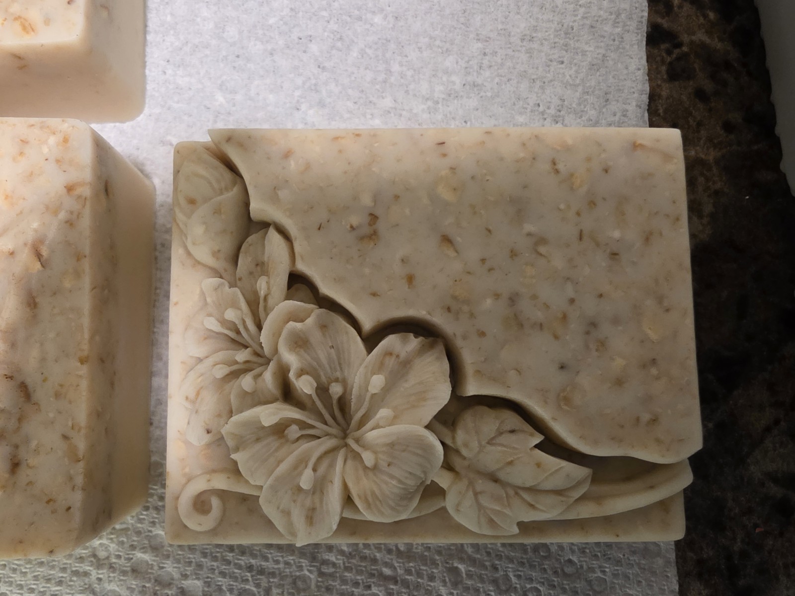 Jabones Artesanales – 💘 amor propio [vainilla, jazmin, avena, miel 🍯]