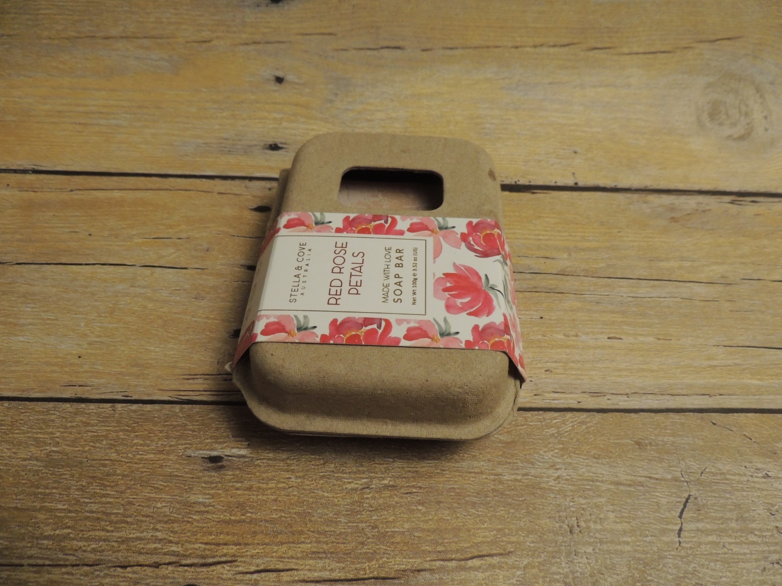 Stella & Cove Australia Red Rose Petals Soap Bar New in Box 3.52 oz 100g Bar