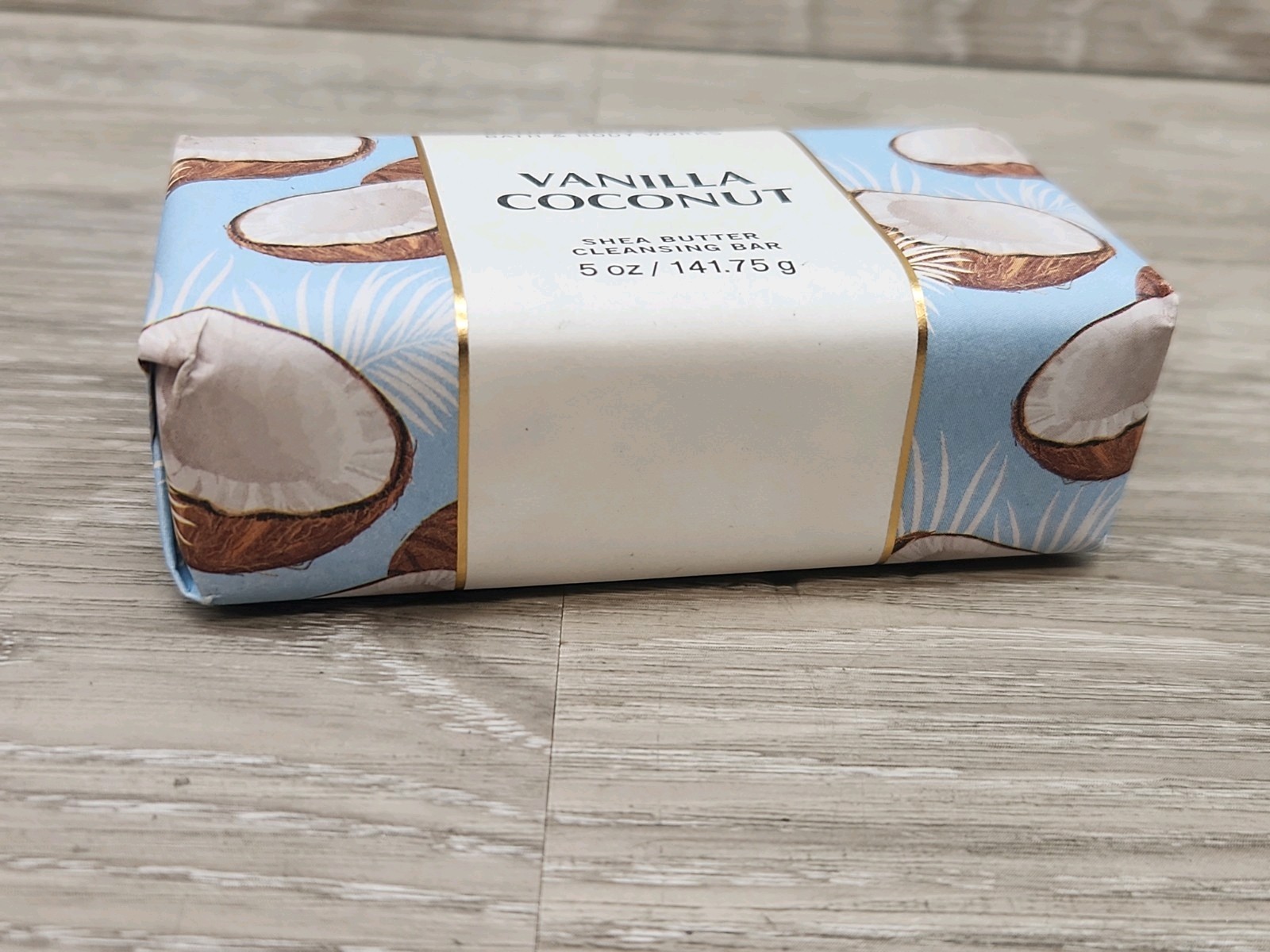 Vanilla Coconut Cleansing Bar 5 oz – Bath & Body Works ( 1 Bar As Shown)