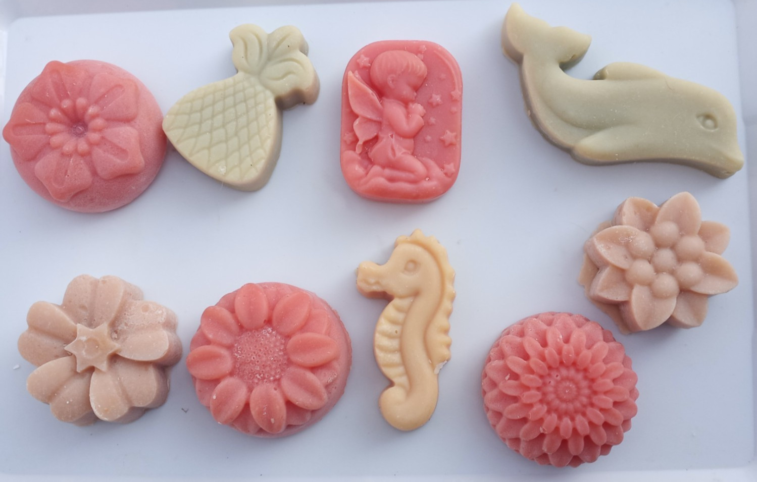 Bulk Soap by the Pound – Natural Food-Grade Dyes – Organic Essential Oils