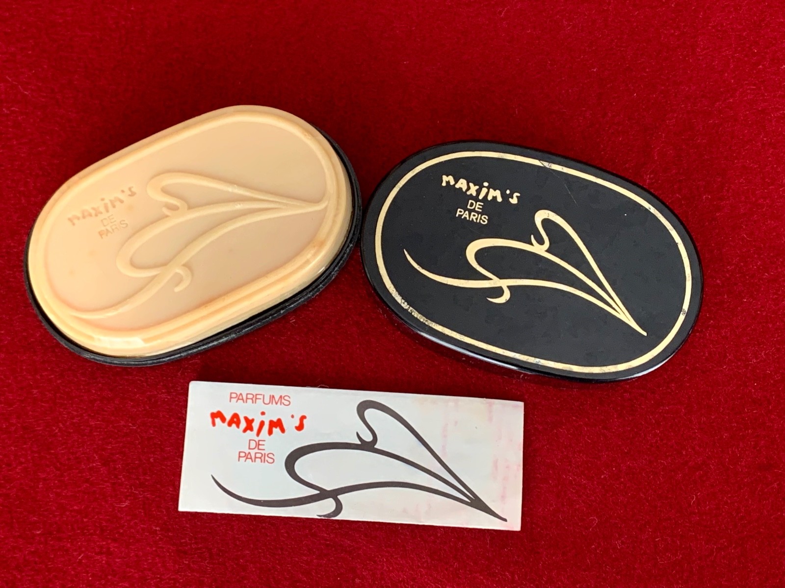 NOS Sealed Maxim’s De Paris Perfumed Bath Soap 4 Oz 113G Vintage pamphlet papers